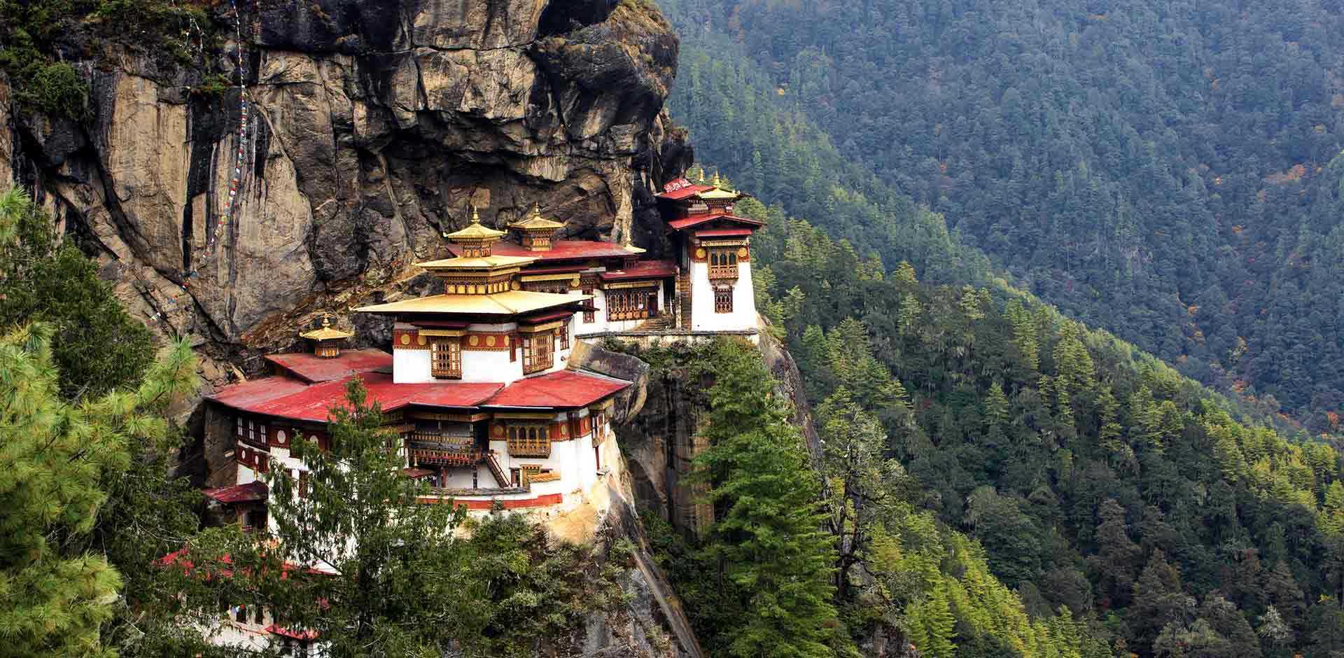 Paro Valley, Bhutan Great Destination for Tourists Paro-Valley-in-Bhutan
