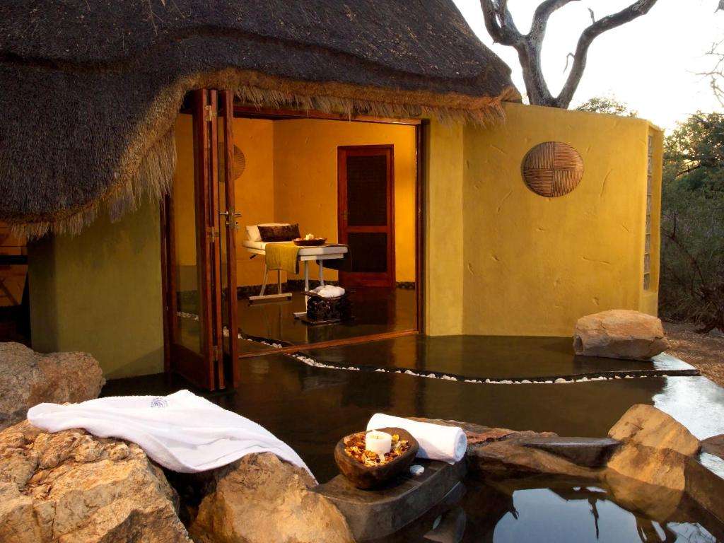 Pondoro-Game-Lodge-the-best-hostels-kruger-national-park