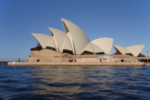 Sydney_opera_house_side_view