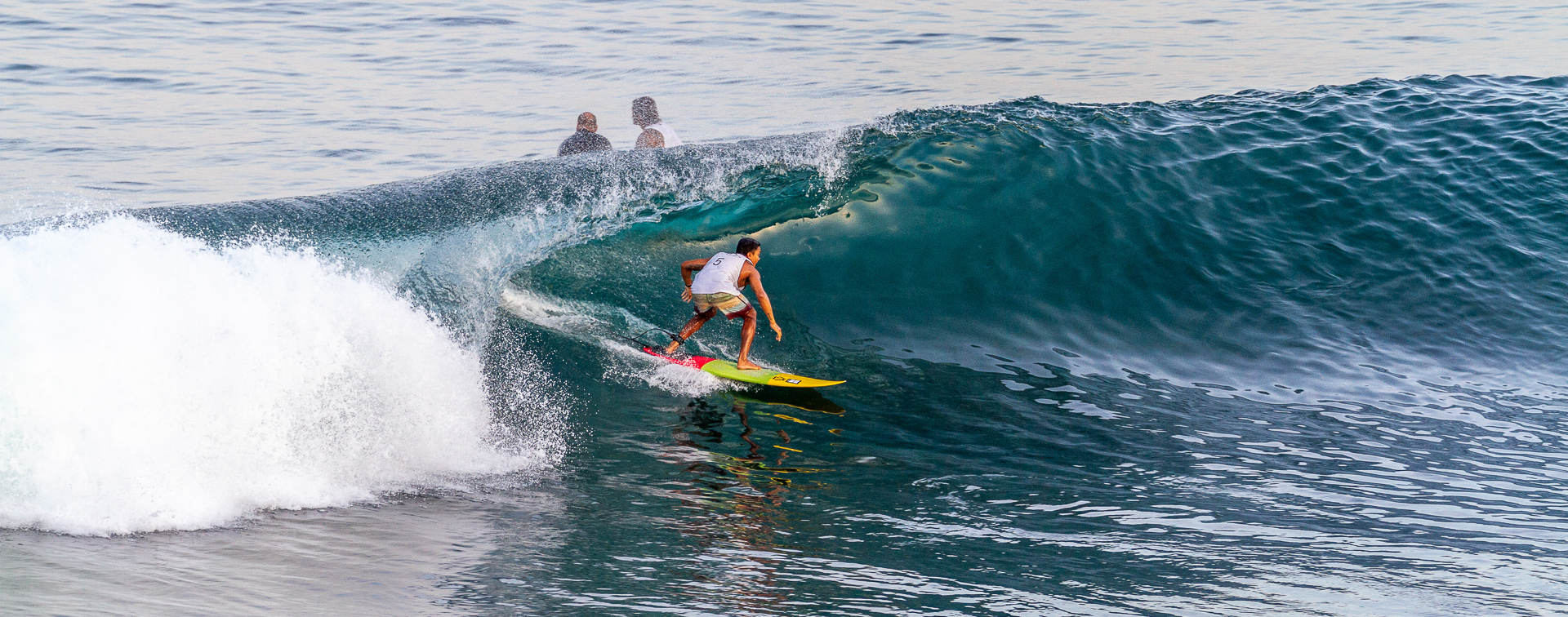 surfing-uluwatu-bali
