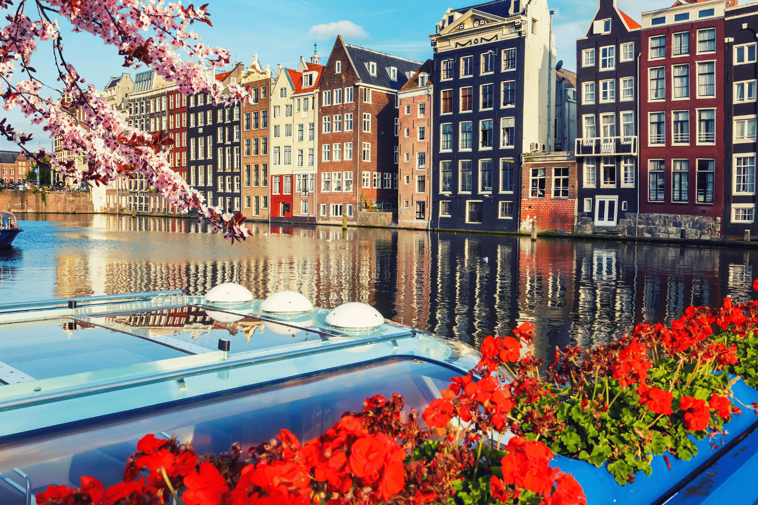 Amsterdam-Hidden-Gems-Along-the-Canals