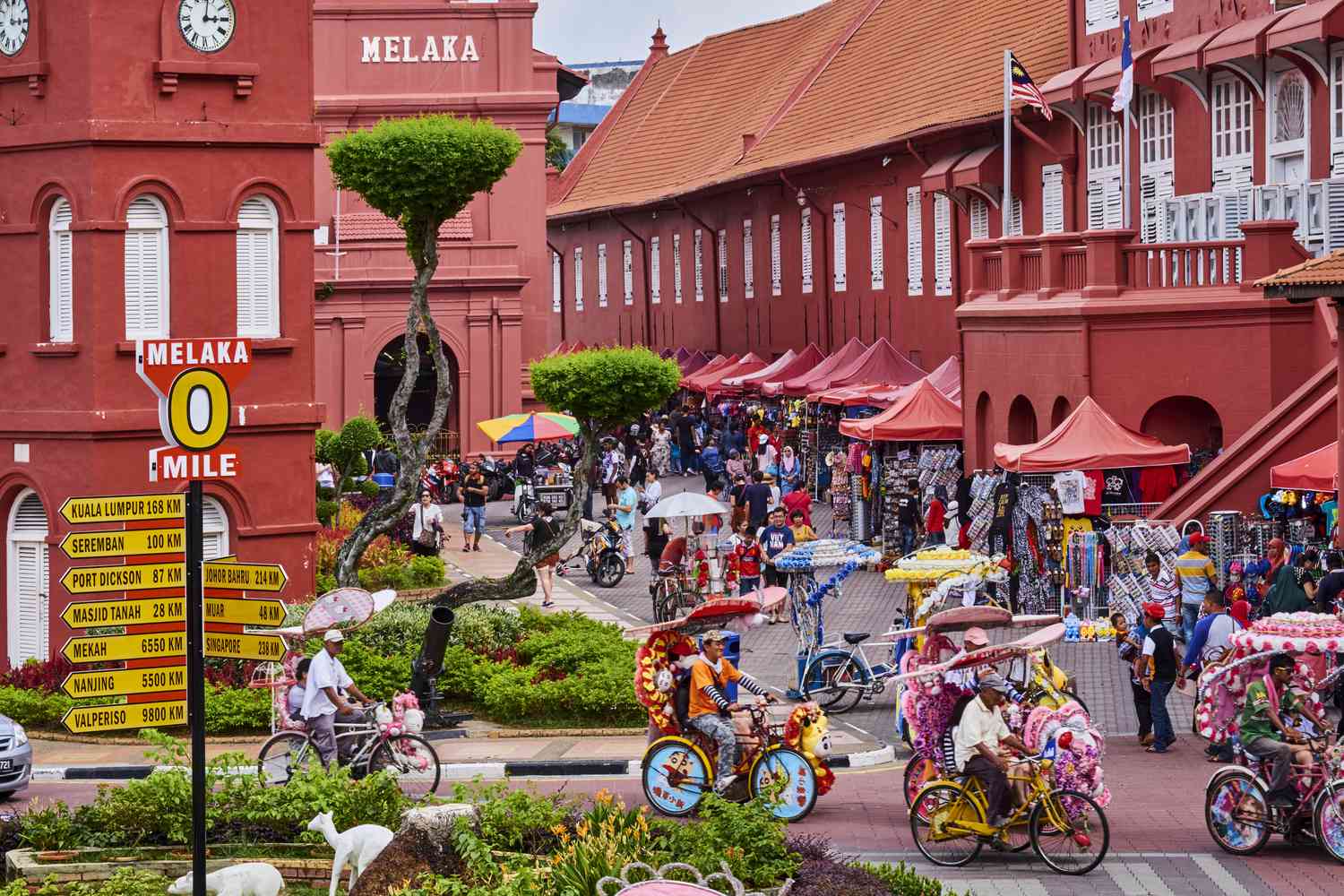 Best Tourist Attractions in Malaysia 2024 Historic-Streets-and-Colorful-Architecture