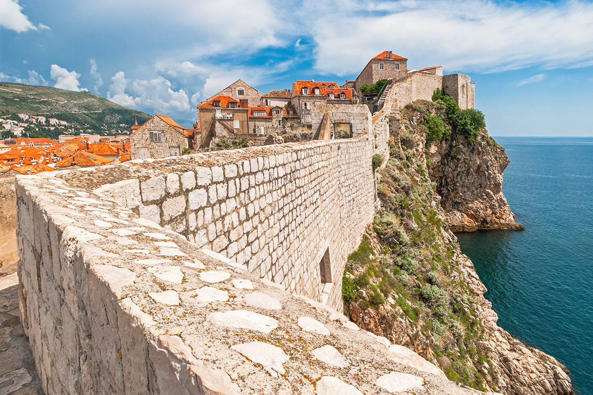 Majestic-City-Walls-Best-Tourist-Attractions-in-Croatia