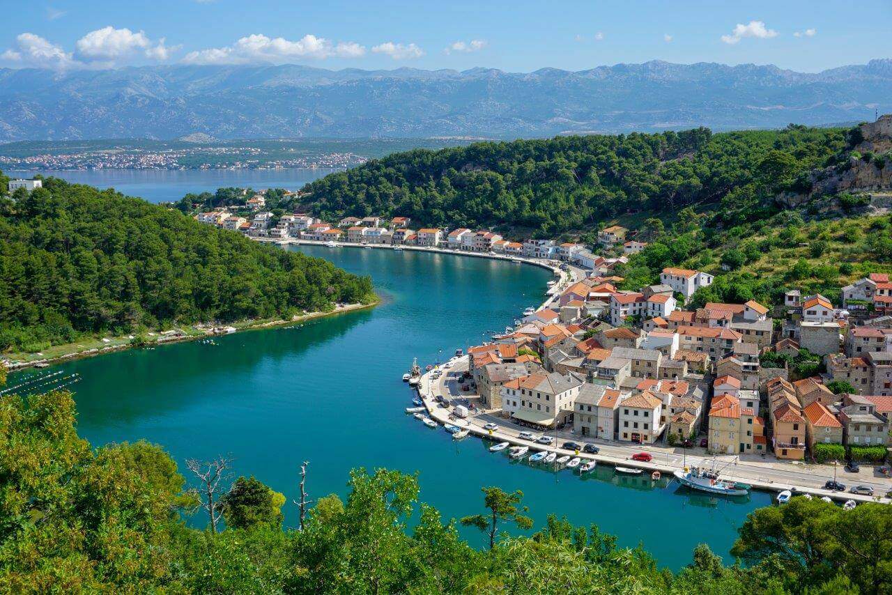 The-Riva-Waterfront-Best-Tourist-Attractions-in-Croatia