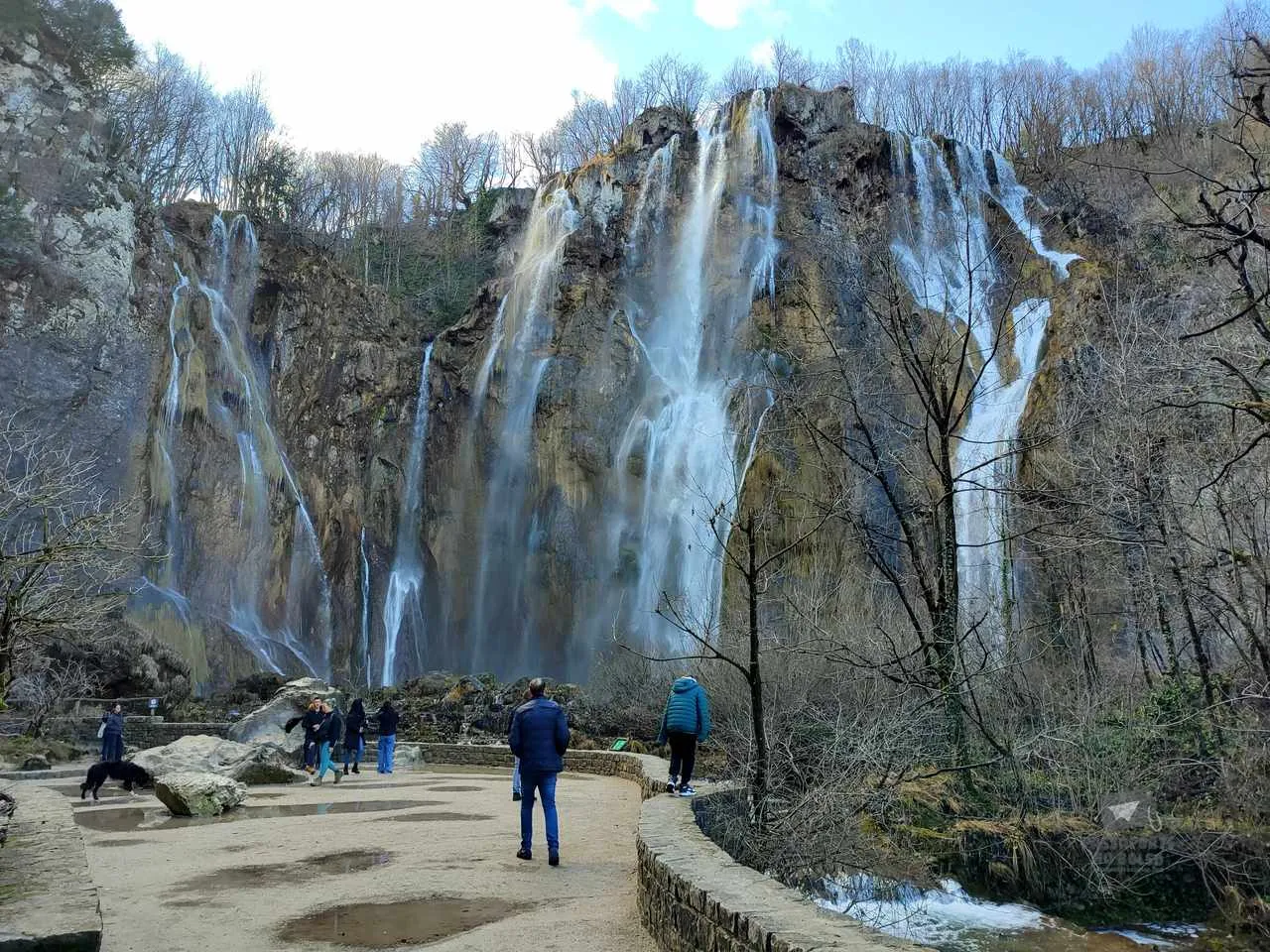 Towering-Cliffs-and-Canyons